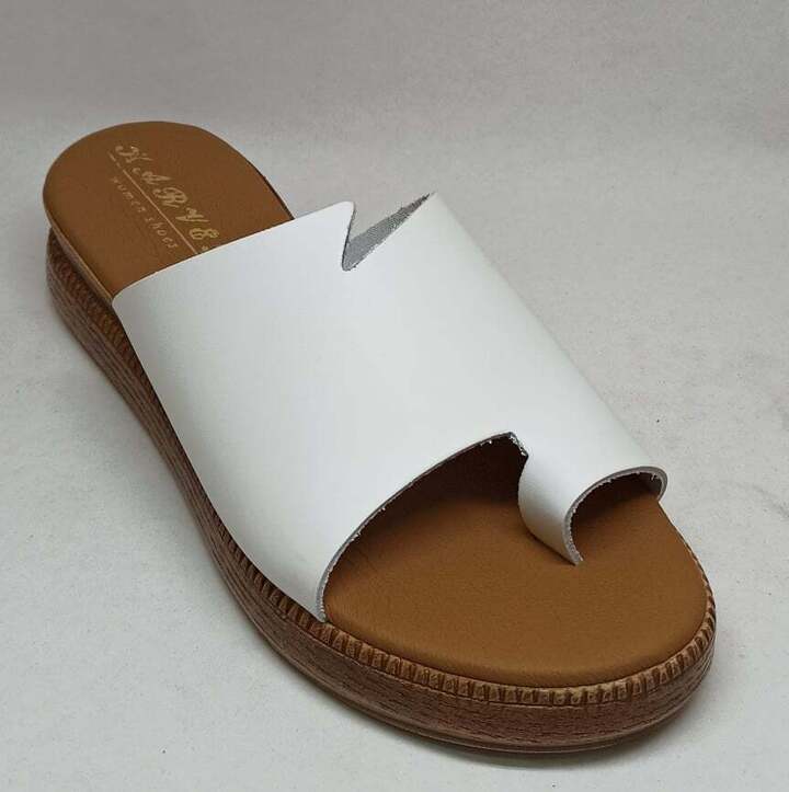 Δερμάτινη χαμηλή πλατφόρμα 41-04 Λευκό