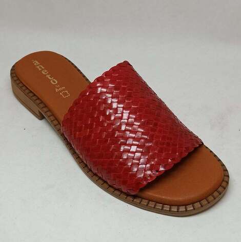 Δερμάτινο σανδάλι με σχέδιο ψάθα - Κόκκινο